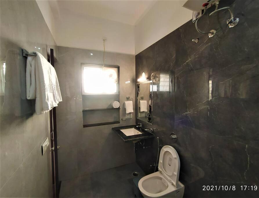 Nine Hill Villa - 2Bhk Private Villa With Pool Ουνταϊπούρ Εξωτερικό φωτογραφία