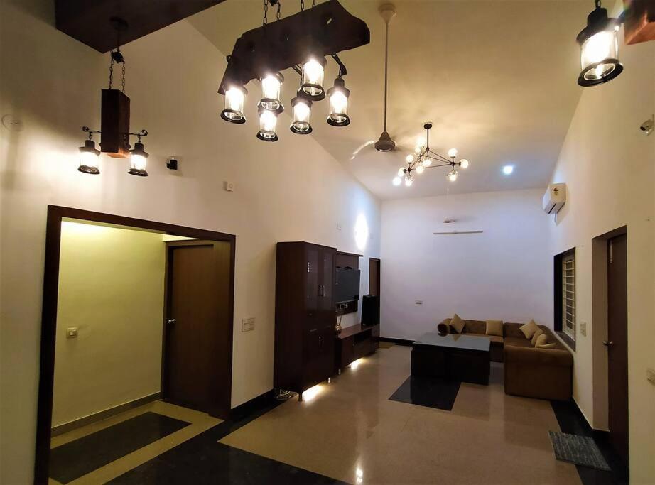 Nine Hill Villa - 2Bhk Private Villa With Pool Ουνταϊπούρ Εξωτερικό φωτογραφία