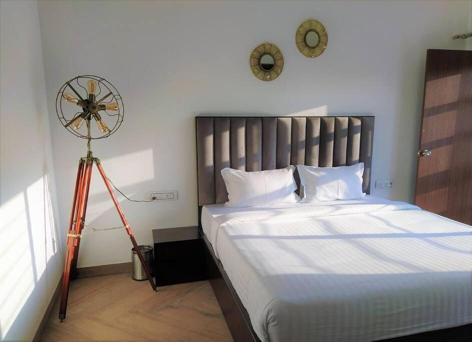 Nine Hill Villa - 2Bhk Private Villa With Pool Ουνταϊπούρ Εξωτερικό φωτογραφία