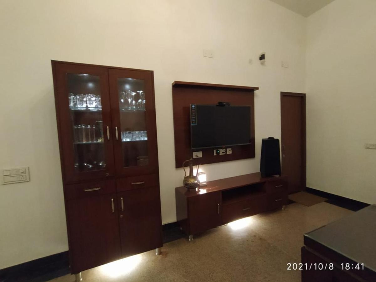 Nine Hill Villa - 2Bhk Private Villa With Pool Ουνταϊπούρ Εξωτερικό φωτογραφία