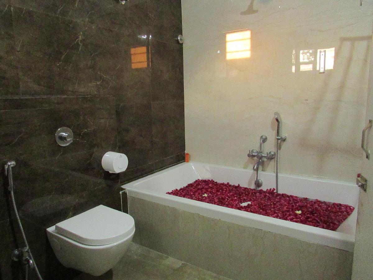 Nine Hill Villa - 2Bhk Private Villa With Pool Ουνταϊπούρ Εξωτερικό φωτογραφία